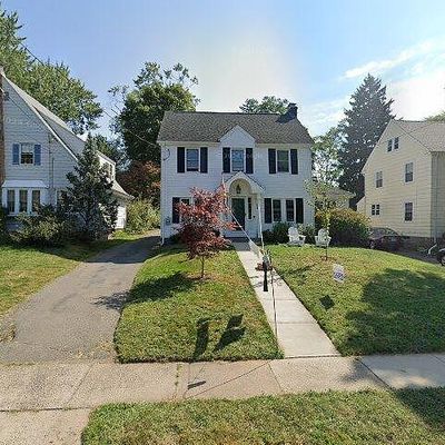 70 Ballard Dr, West Hartford, CT 06119