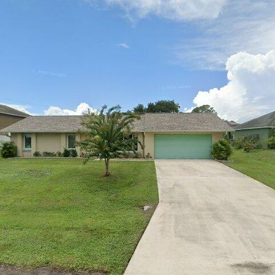 720 Cottbus Ave Nw, Palm Bay, FL 32907