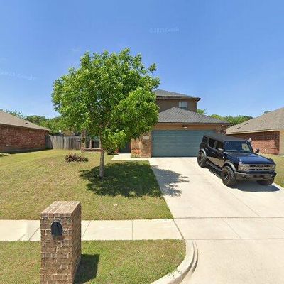 729 Tracy Dr, Azle, TX 76020