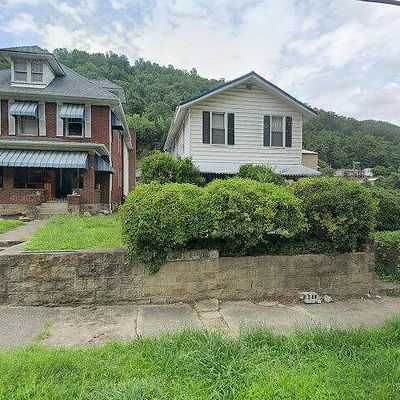 669 Stratton St, Logan, WV 25601