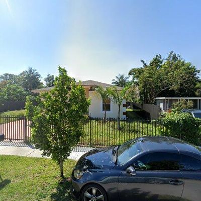 810 Nw 141 St St, Miami, FL 33168