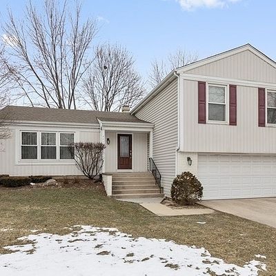 821 Thompson Blvd, Buffalo Grove, IL 60089