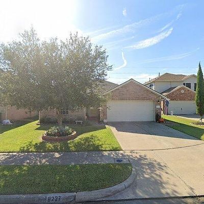 8227 Sugar Cane Dr, Baytown, TX 77523