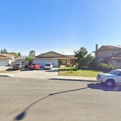 825 S Brampton Ave, Rialto, CA 92376