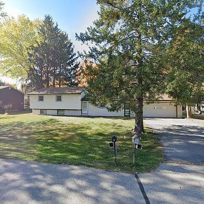 836 Woodfield Rd, Neenah, WI 54956