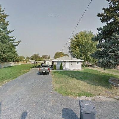 8724 Hillcrest Dr Ne, Moses Lake, WA 98837