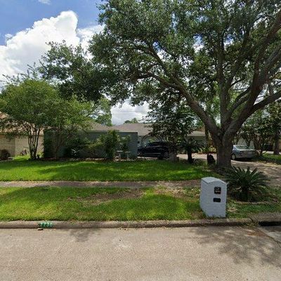 7730 Maple Tree Dr, Houston, TX 77088