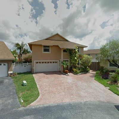 7849 Nw 191 St St, Hialeah, FL 33015