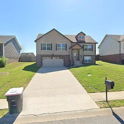 796 Banister Dr, Clarksville, TN 37042