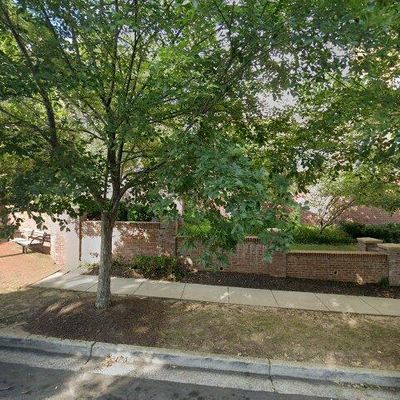 801 S Greenbrier St #111, Arlington, VA 22204