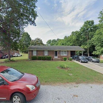 801 Robinson Cir, Reidsville, NC 27320