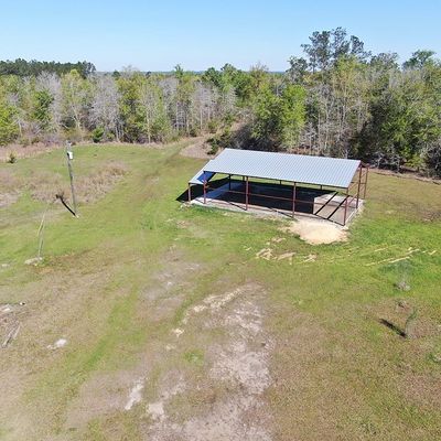 8063 Old River Rd, Broxton, GA 31519