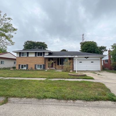 9348 Mueller St, Taylor, MI 48180