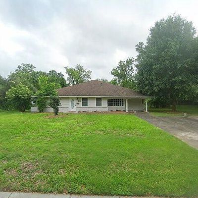 935 Magnolia St, Lake Jackson, TX 77566