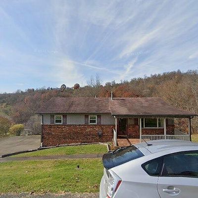 935 N Woodland Ave, Waynesburg, PA 15370