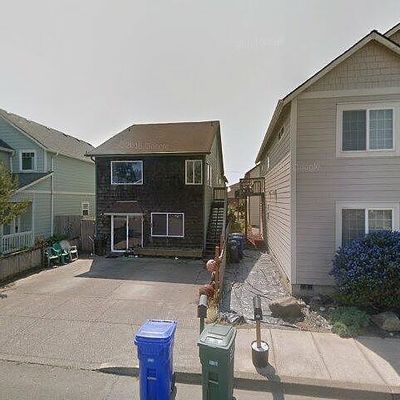 935 Nw Spring St, Newport, OR 97365