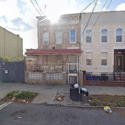 938 Dumont Ave, Brooklyn, NY 11207