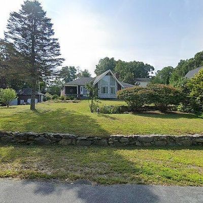 94 Lakeshore Dr, Bellingham, MA 02019