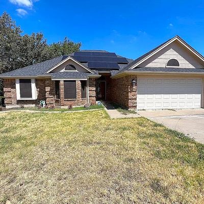 940 Brown Crest Rd, Burleson, TX 76028