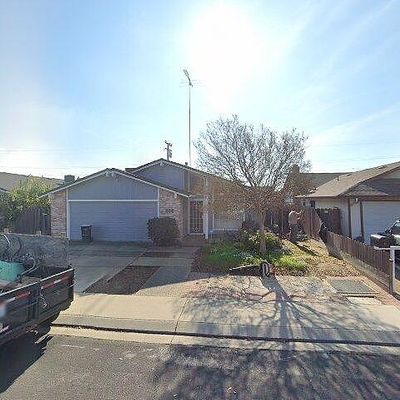 940 E Edison St, Manteca, CA 95336