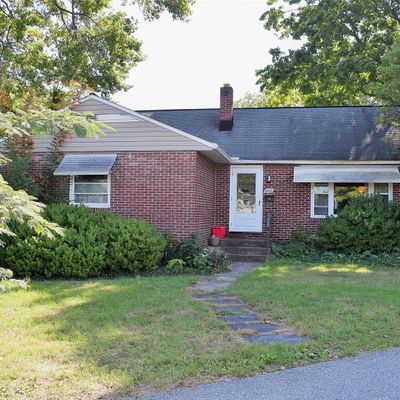 940 Parkside Lane, Lancaster, PA 17601