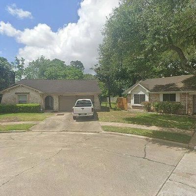 9439 Benning Dr, Houston, TX 77031