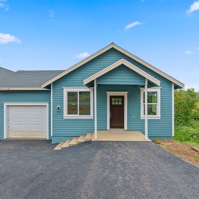 945 Barnhart Street, Raymond, WA 98577