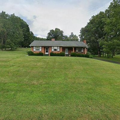 952 Old White Hill Rd, Stuarts Draft, VA 24477