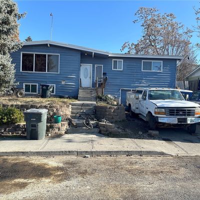 953 S Garden Dr, Moses Lake, WA 98837