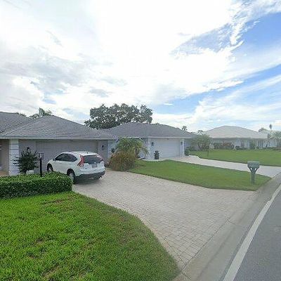 956 E Gondola Dr, Venice, FL 34293