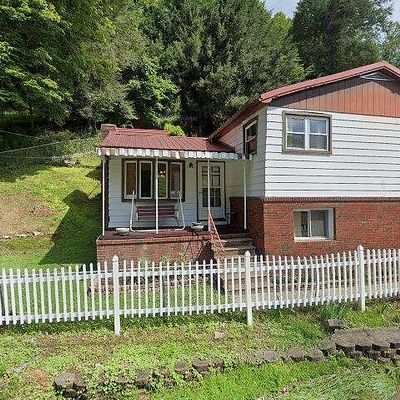 957 Hunter Rd, Charleston, WV 25311