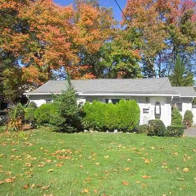 96 Hiawatha Blvd, Lake Hiawatha, NJ 07034