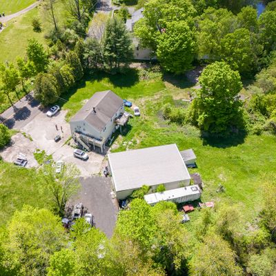 96 Huntingtown Rd, Newtown, CT 06470