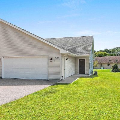 963 Charles Wright Dr, Waupaca, WI 54981