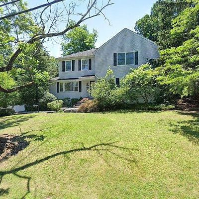 97 Louville Ave, Park Ridge, NJ 07656