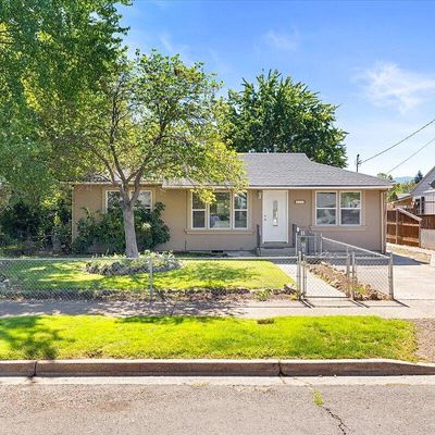 925 Mount Pitt Avenue, Medford, OR 97501