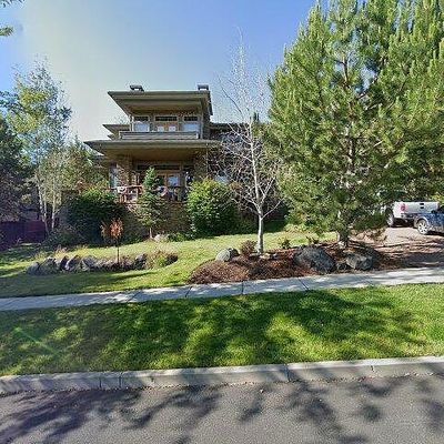 925 Nw Yosemite Dr, Bend, OR 97703