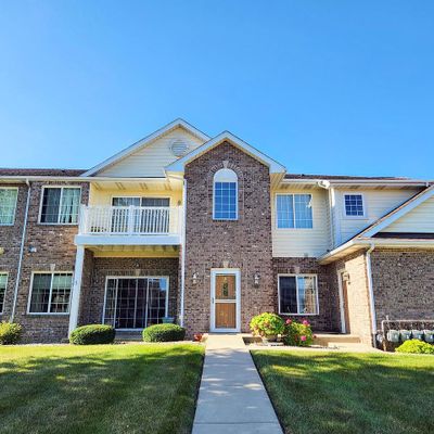 9288 Creekside Cir, Pleasant Prairie, WI 53158