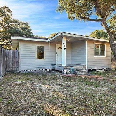 929 S 8 Th St, Aransas Pass, TX 78336