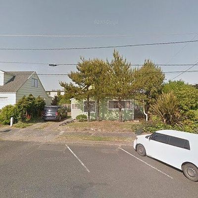 929 Sw Alder St, Newport, OR 97365