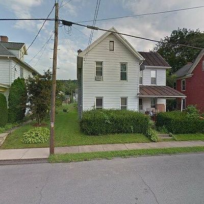 93 Broad St, Montgomery, PA 17752