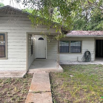 932 Anderson St, Seguin, TX 78155