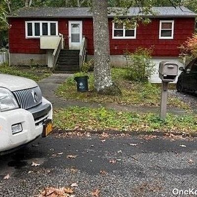 Address Withheld By Seller, Coram, NY 11727