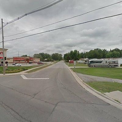 Bellefontaine St, Wapakoneta, OH 45895