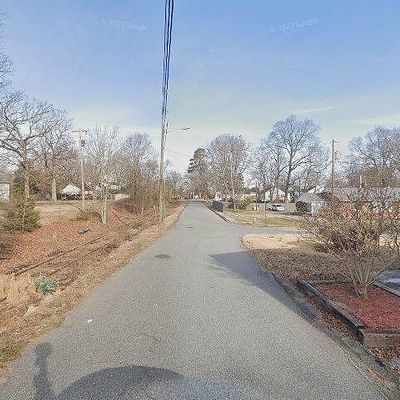 Finch Dr, Thomasville, NC 27360