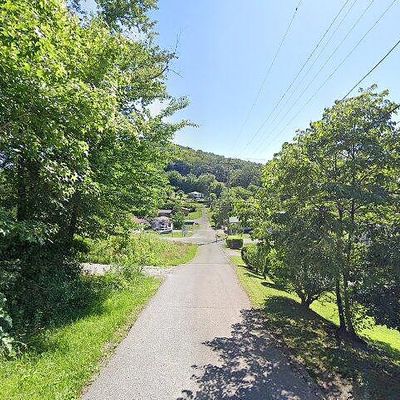 Huger St, Jellico, TN 37762