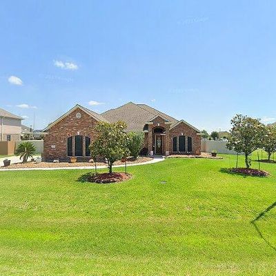 9735 Inwood Cir, Baytown, TX 77523