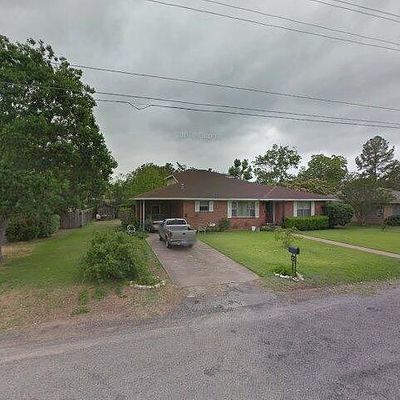 977 N Jackson St, La Grange, TX 78945