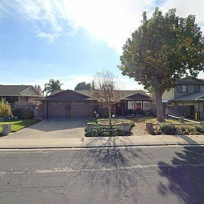 979 Placer Ave, Manteca, CA 95336