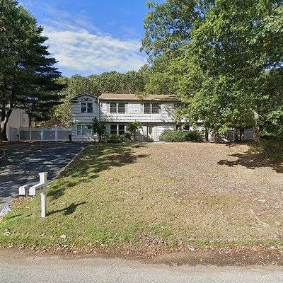 98 Stonehurst Ln, Dix Hills, NY 11746